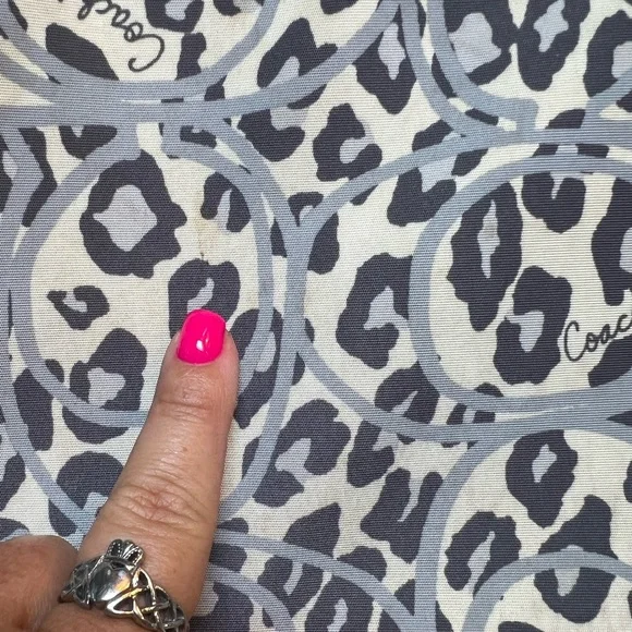 Coach Animal Print Tote - Cream & Gray - Picture 14 of 16